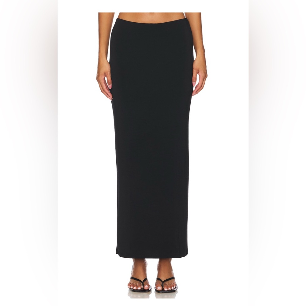 Clyque the label Karen skirt small black